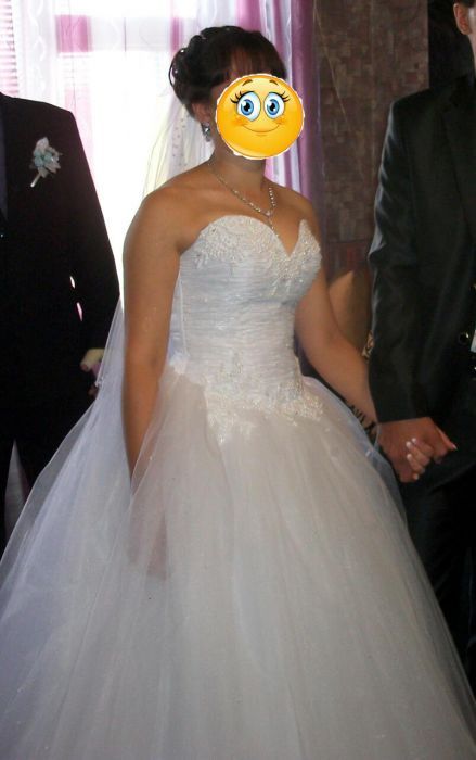 свадебное платье ( колье, серьги, фата)