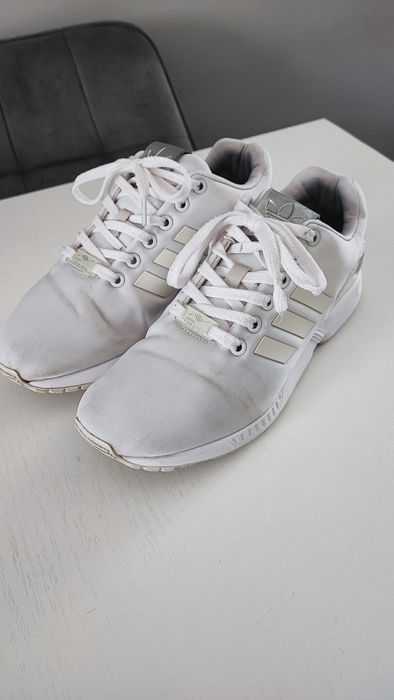 Buty sportowe damskie firmy Adidas rozmiar 39 1/3 wkładka 24,5 cm