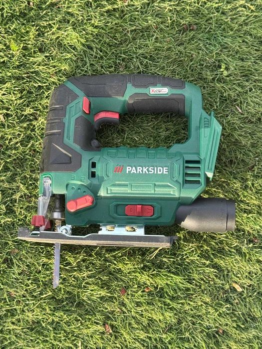 Serra de Corte Tico-Tico Parkside 20V Recarregável + Mala + Acessórios