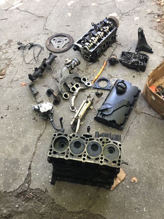 Двигатель по запчастям 1.9 тди AVF