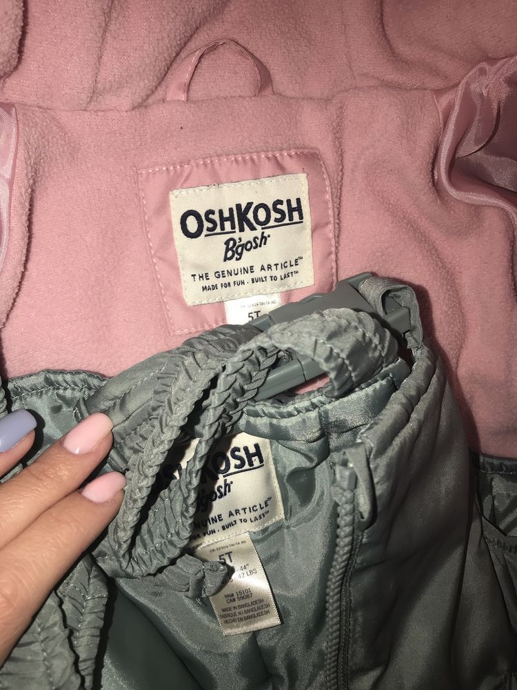 Продам зимний Комбинезон  OshKosh