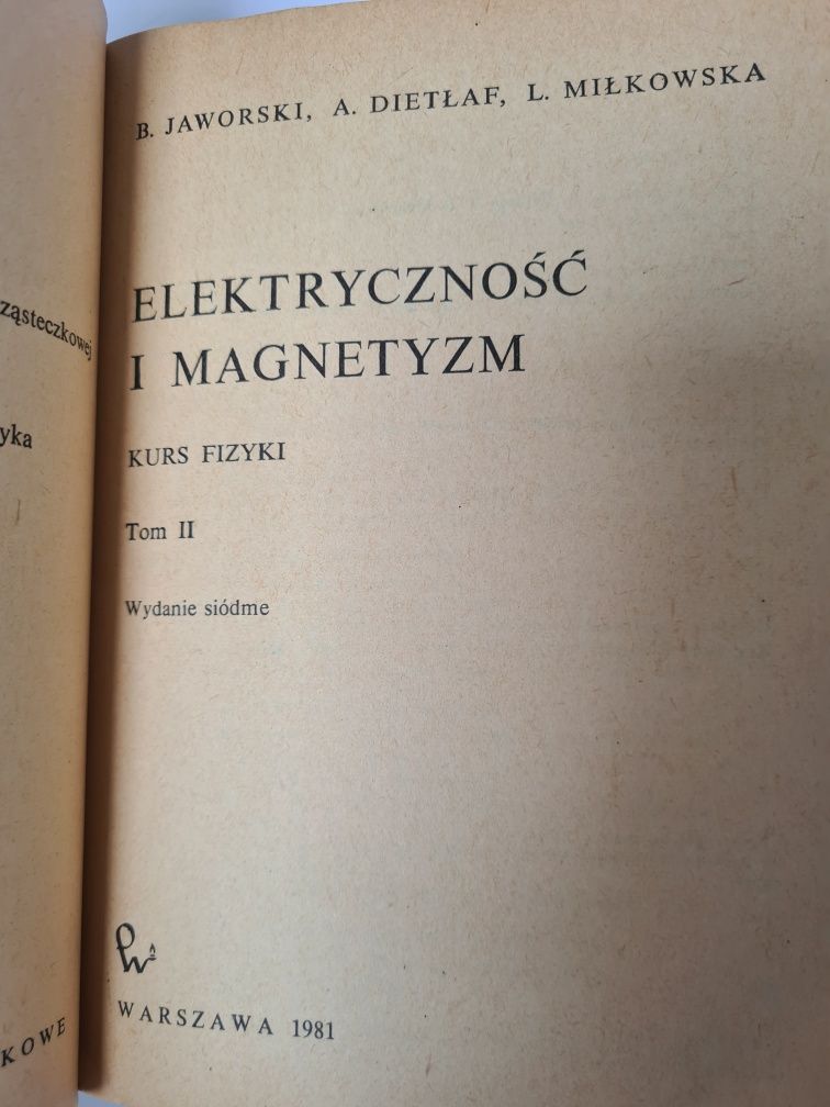 "Kurs fizyki" Elektryczność i magnetyzm - Książka