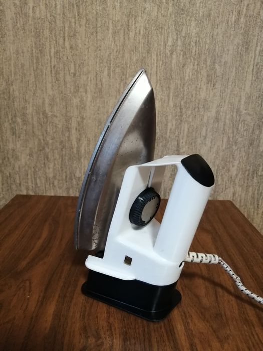 Продам рабочий утюг б /у