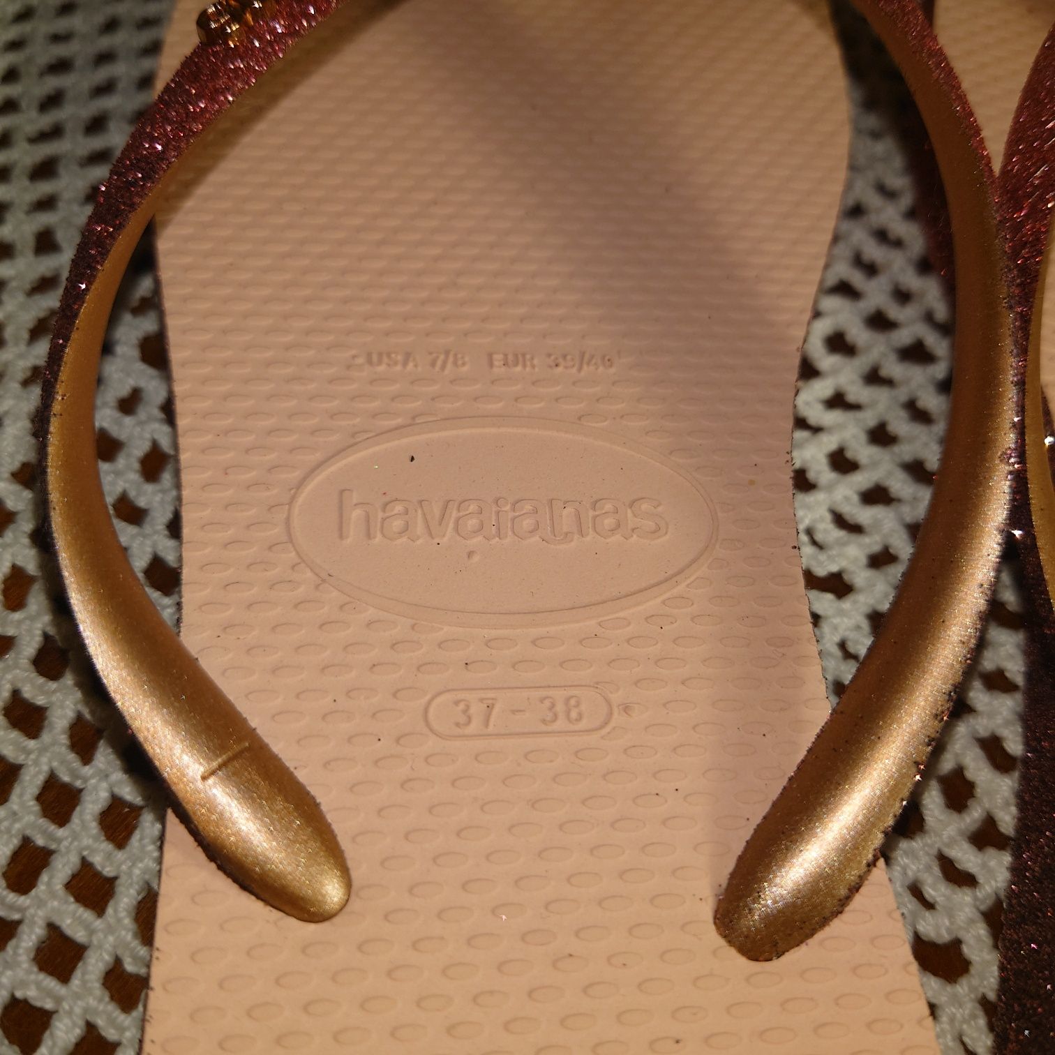 Chinelos havaianas em bom estado