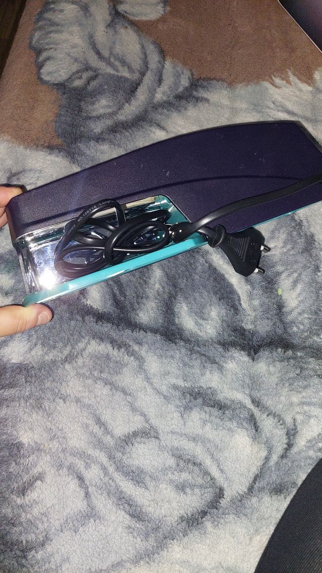 Lampa UV 9 wat do paznokci mała poręczna