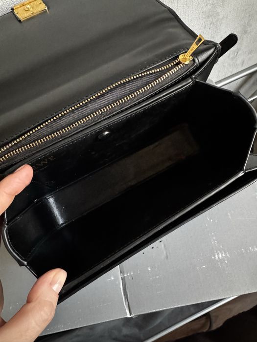 Чорна сумка loewe