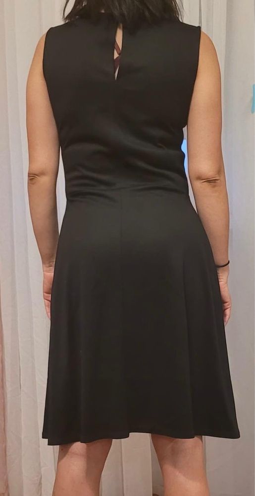Vestido na cor-Preta