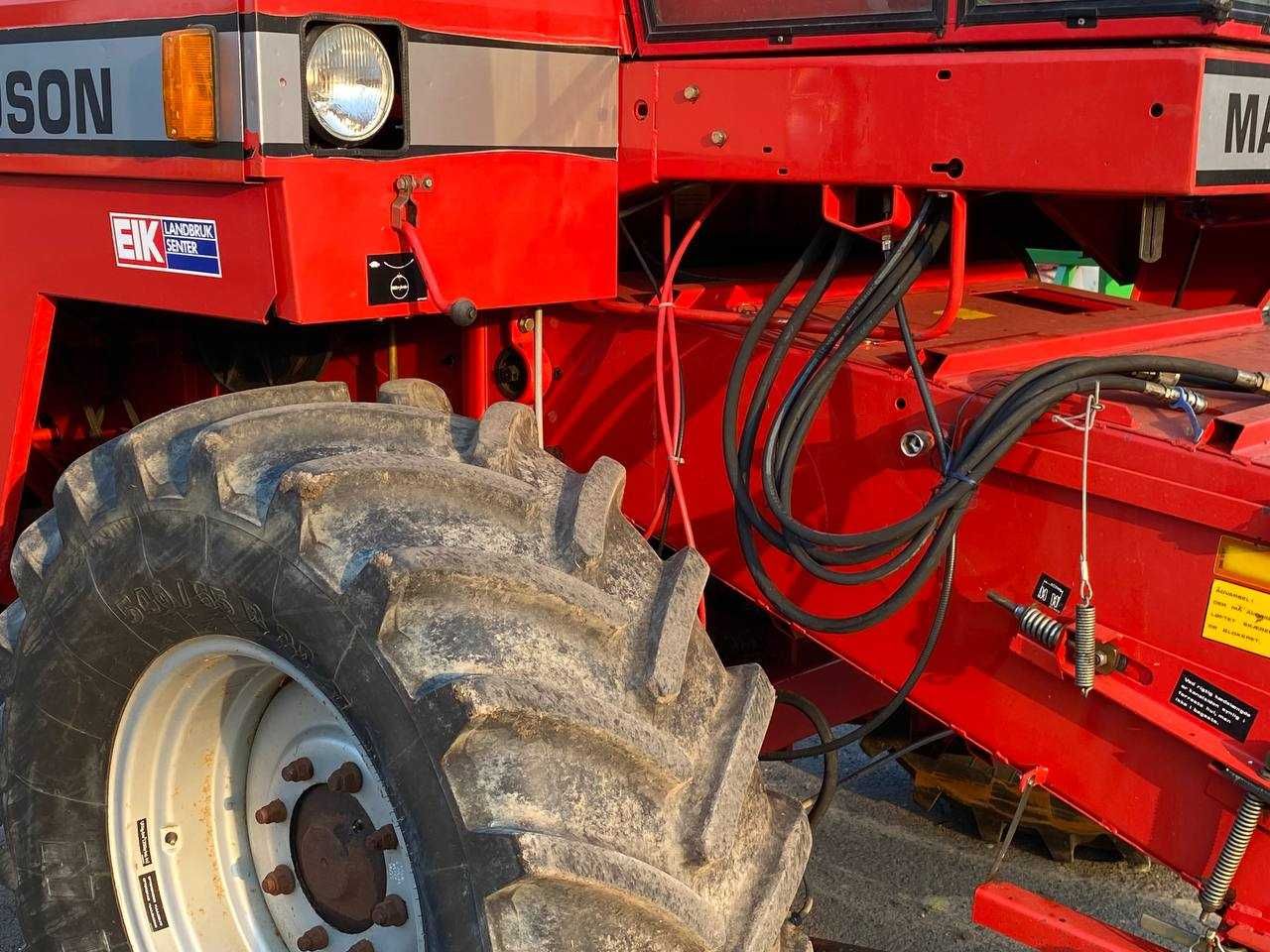 Свіжо привезений зерновий комбайн Massey Ferguson 21,Claas