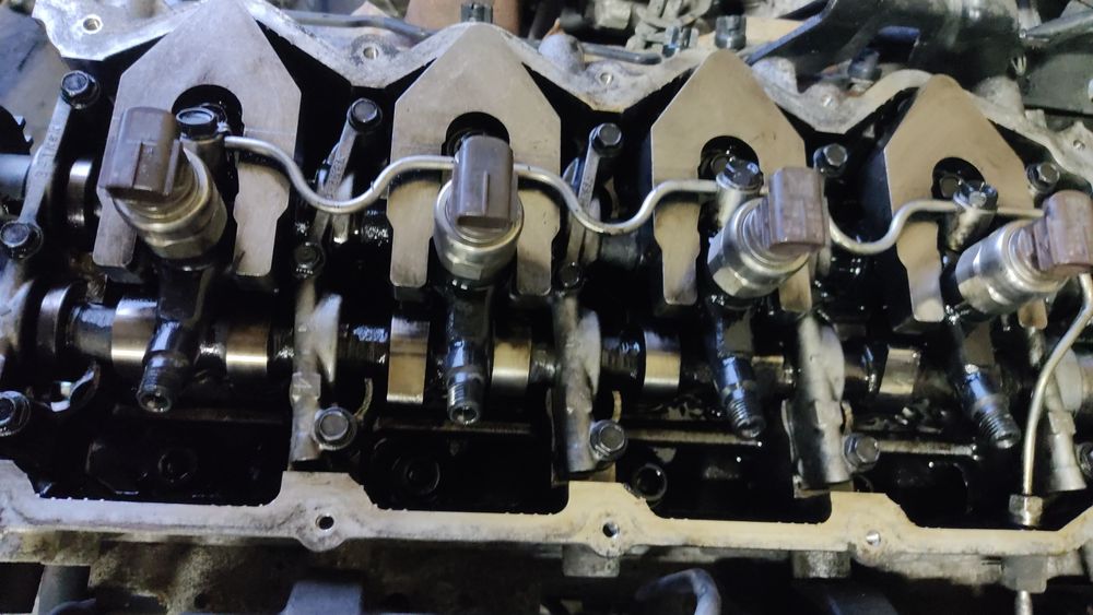 Форсунка DENSO Nissan Navara 2.5 16600-EB300 16600-EC00A