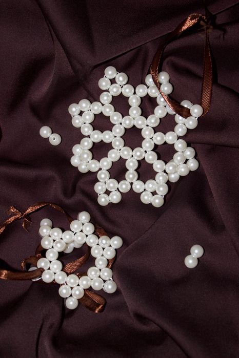 Новорічні іграшки з намистин