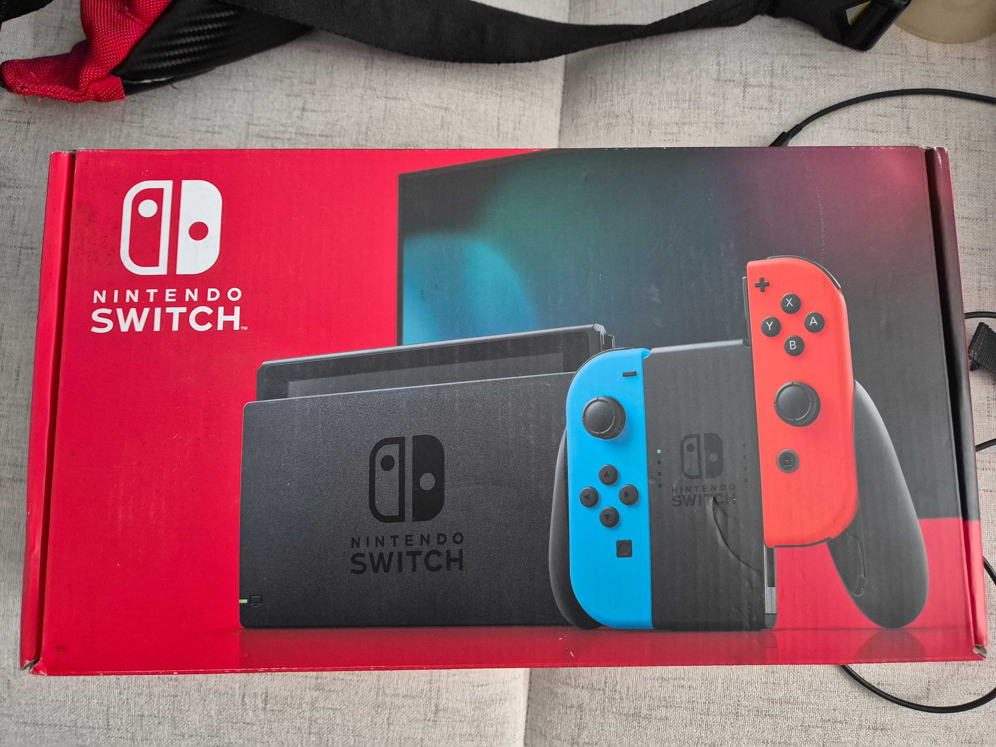 Nintendo Switch V2 [alternatywny dock] + Pokemon Let's Go Pikachu!