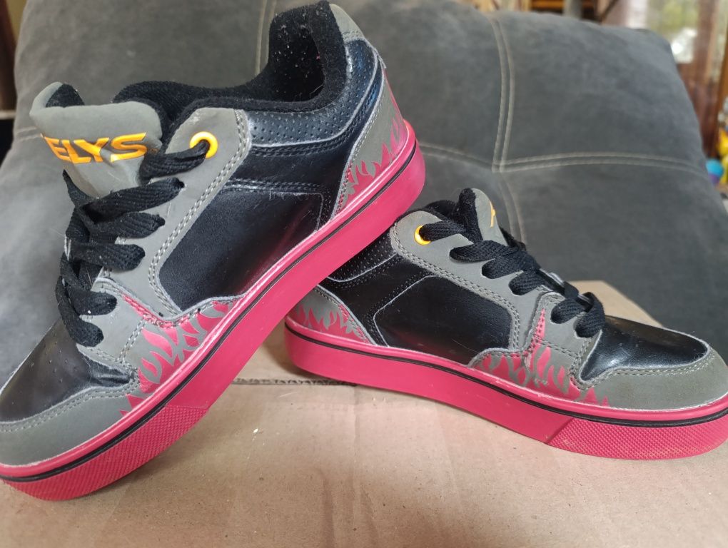 Кросівки на колесиках HEELYS 35р