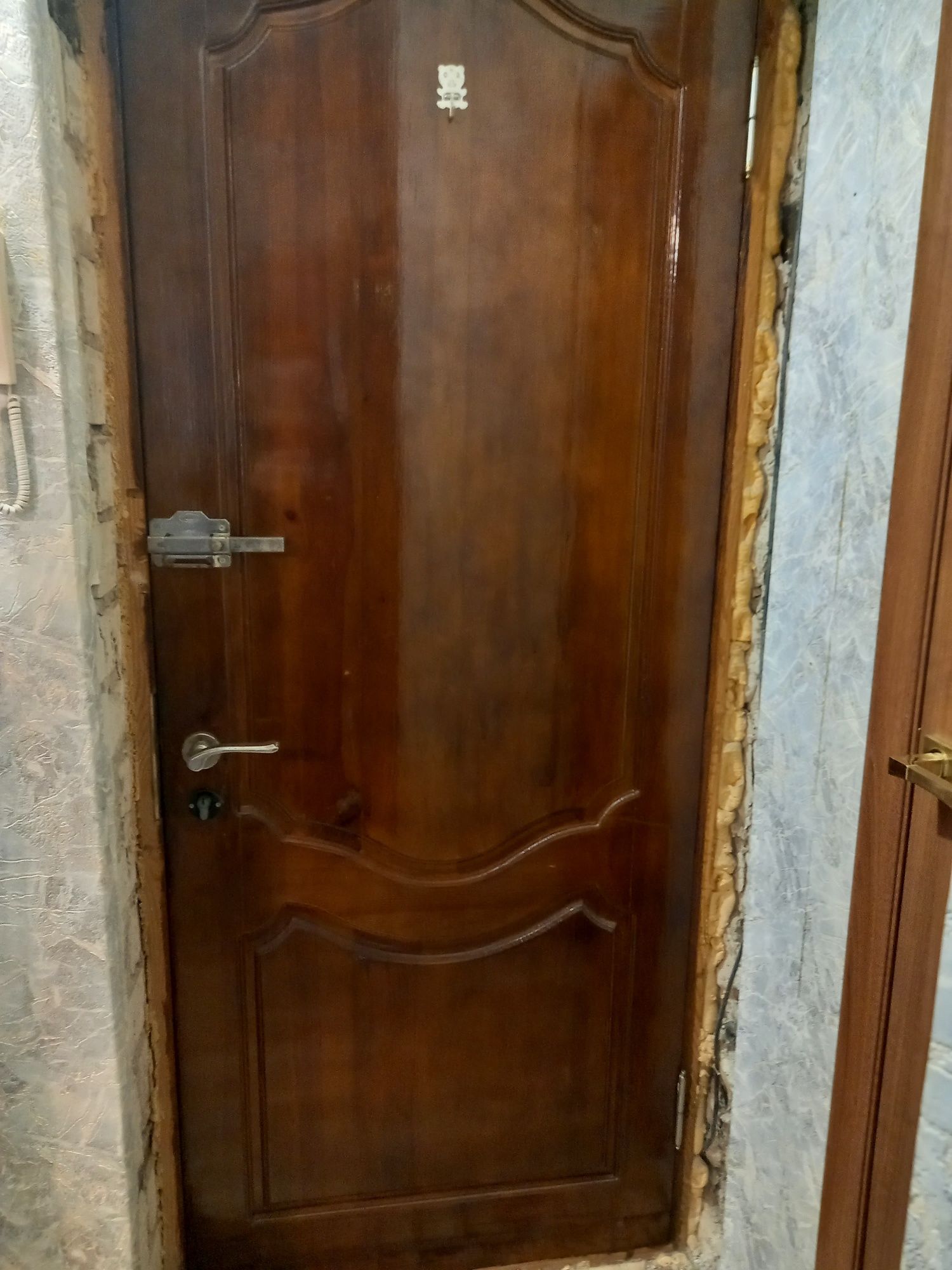 Двери деревянные б/у 2шт.