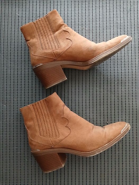 Vários sapatos número 35