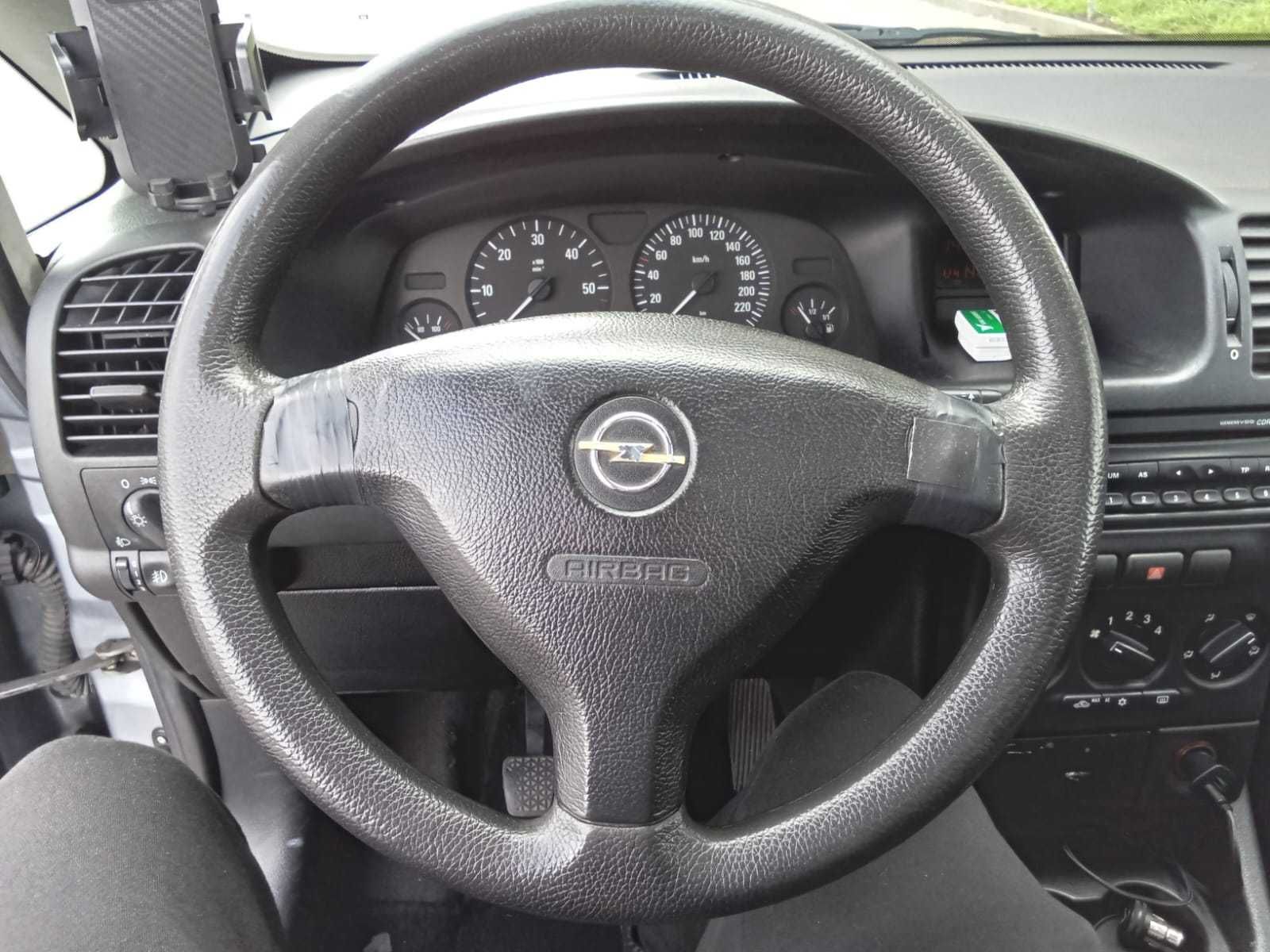 Opel Zafira 2.0 (7 lugares)