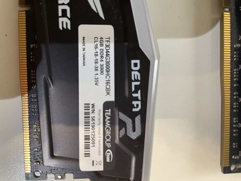 Memória RAM 16gb ddr4 teamgroup t.force deltaR