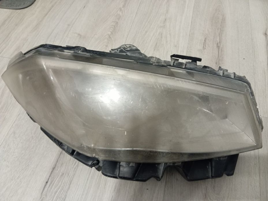 Передние фары Renault Megane 2