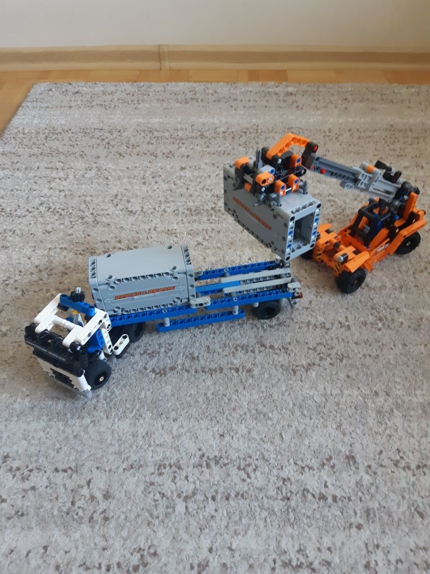 Plac przeładunkowy LEGO Technic 42062