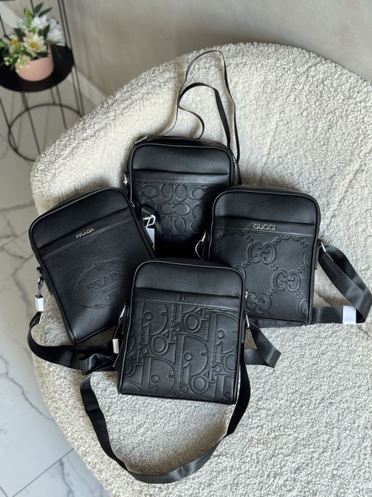 Чоловіча сумка кросбоді