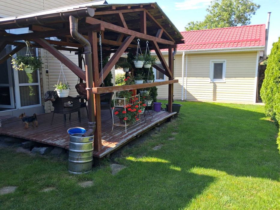 Будинок з ремонтом та басейном у Крюкові