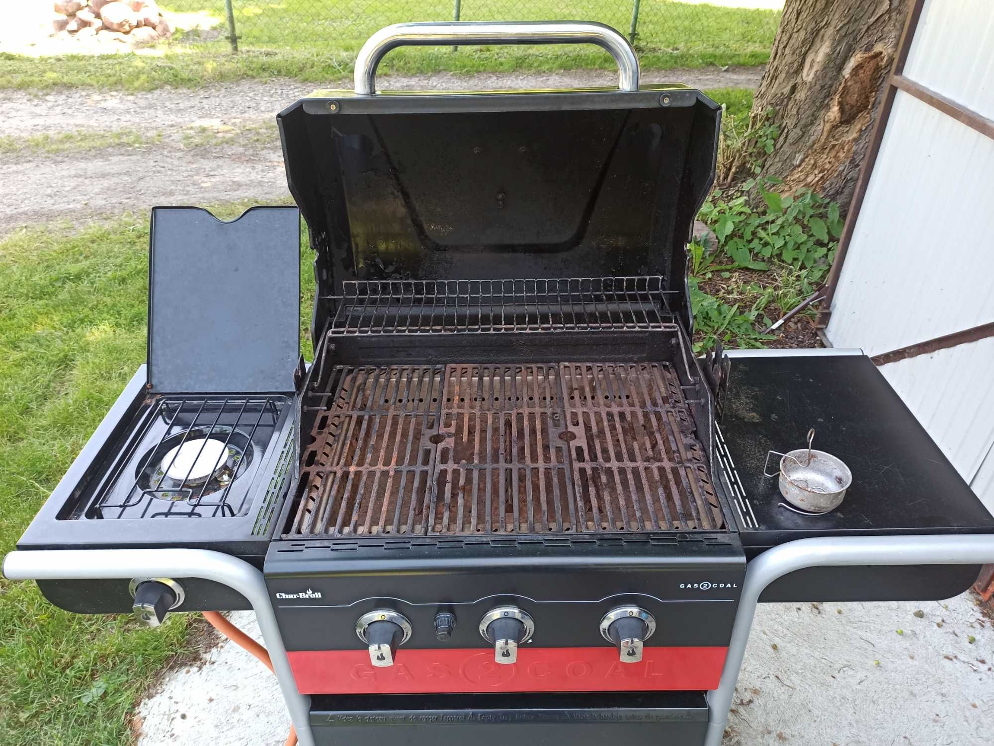 Grill hybrydowy na gaz i węgiel CHAR-BROIL