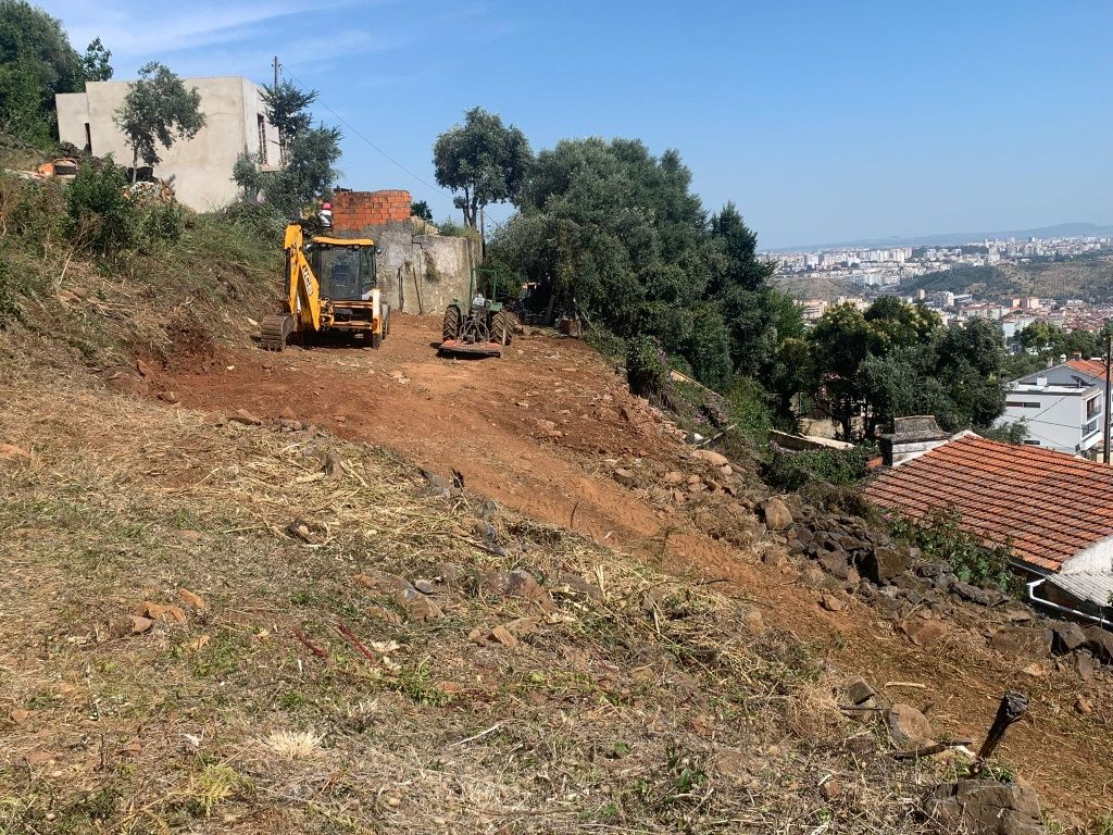 Escavações, terraplenagem, infraestruturas