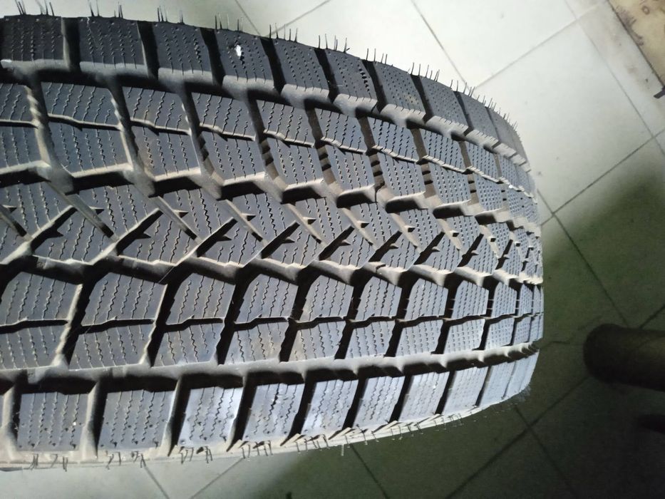 Зимова резина 265/65 R17
