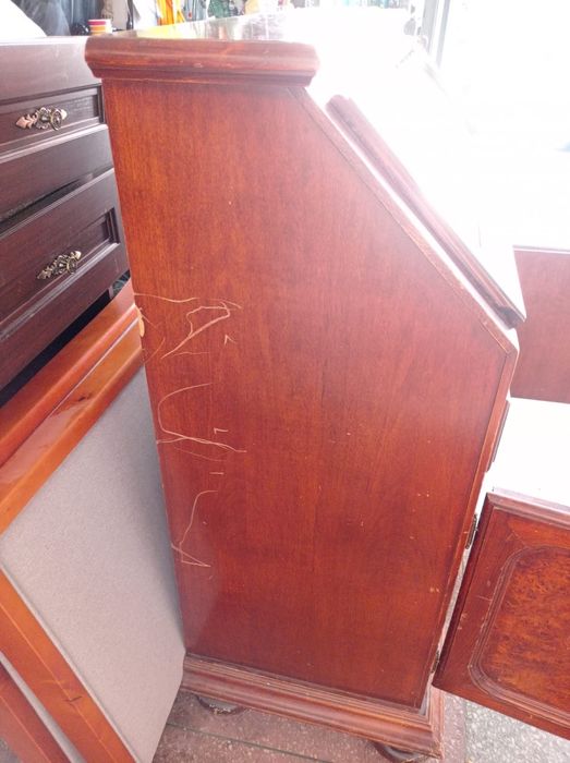 Sekretarzyk drewniany