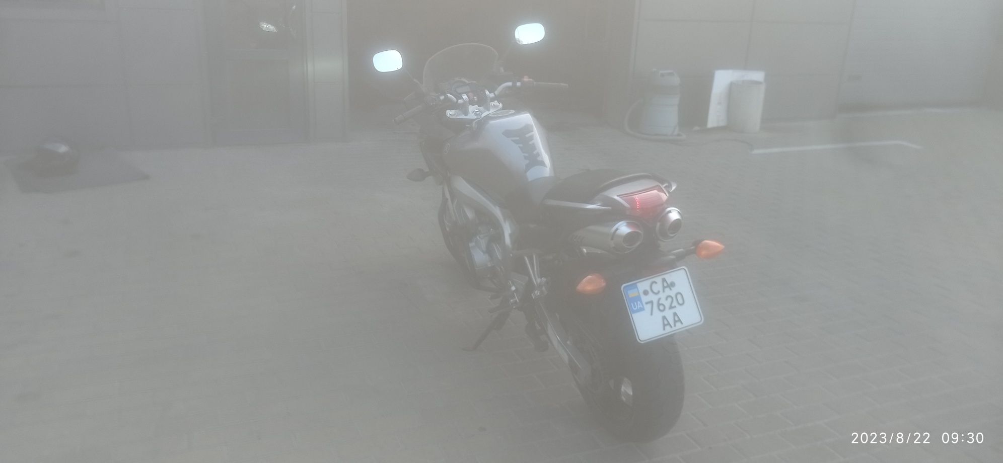 Мотоцикл Yamaha FZ6