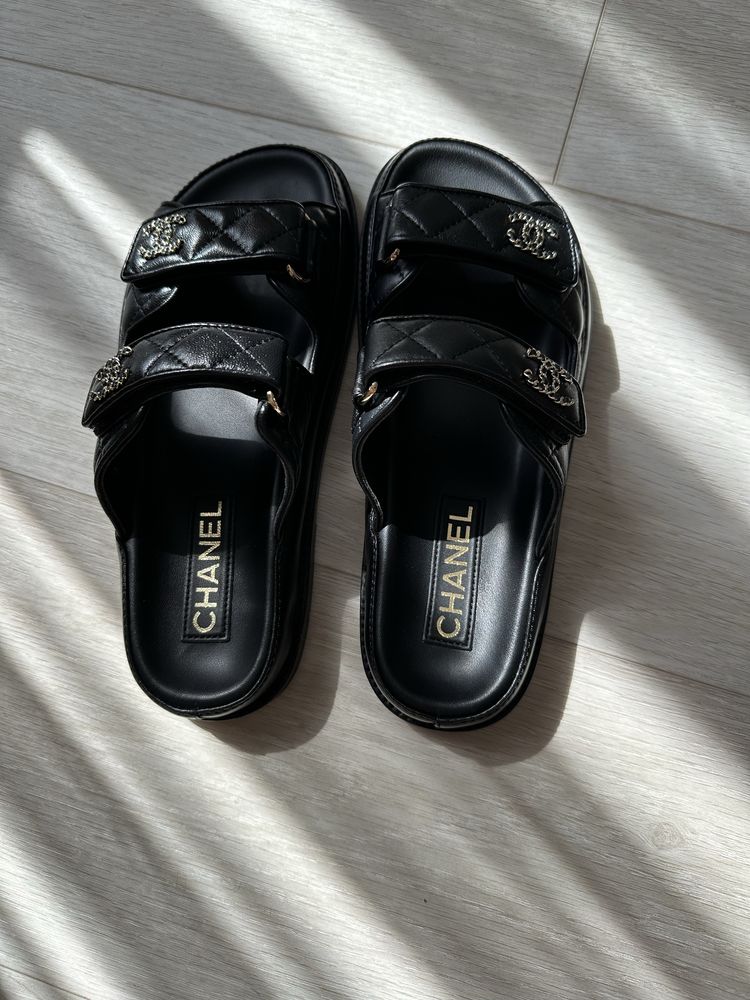 Chanel взуття чорне