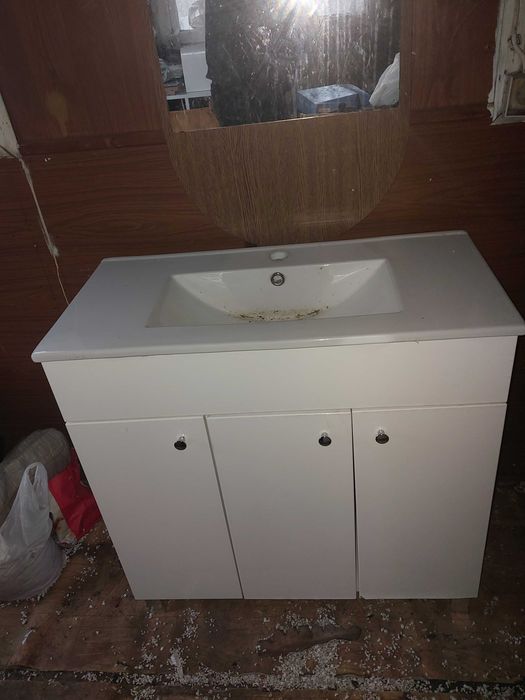 Szafka łazienkowa z umywalką