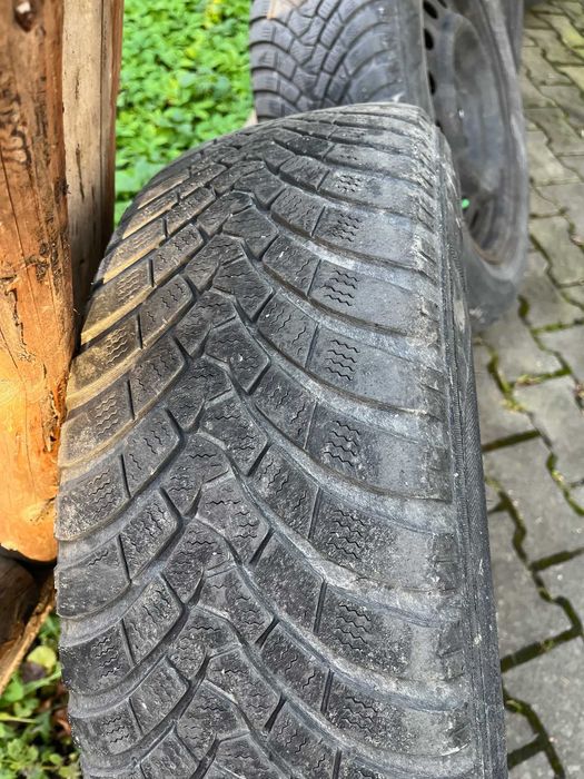 Felgi stalowe z oponami zimowymi Toyota Verso