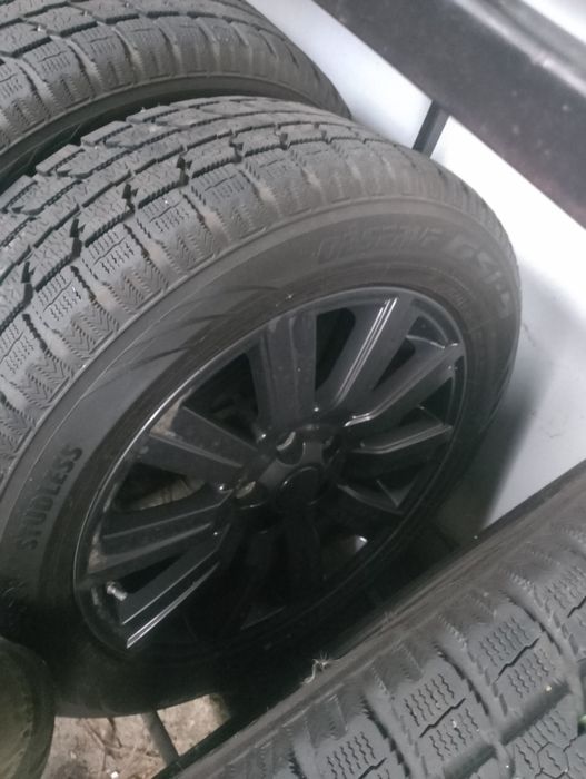 Продам хорошие зимние колеса в сборе с лэндровер