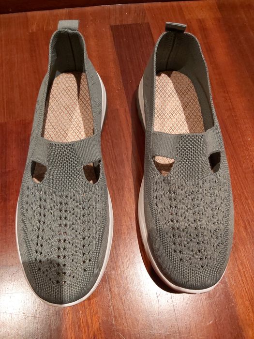 Sapatos de senhora 42