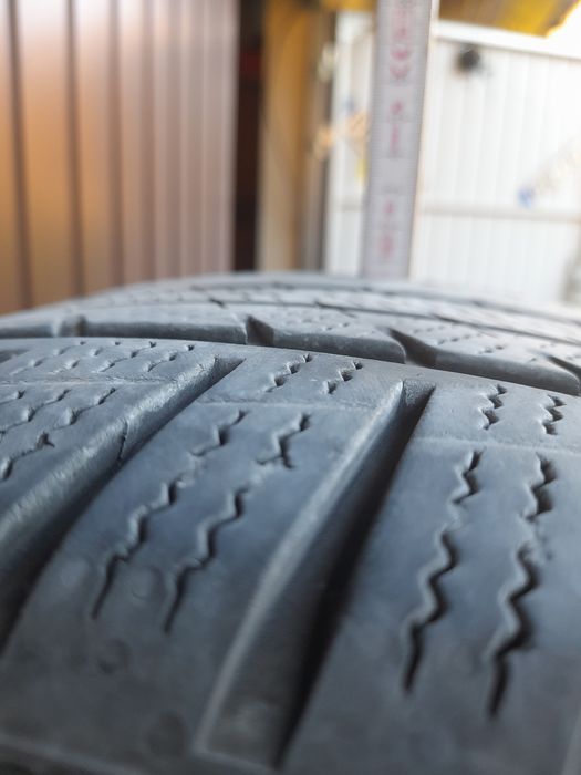 Opony całoroczne  225/50R17