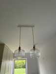 Nowa lampa podwójna z ryflowanymi kloszami