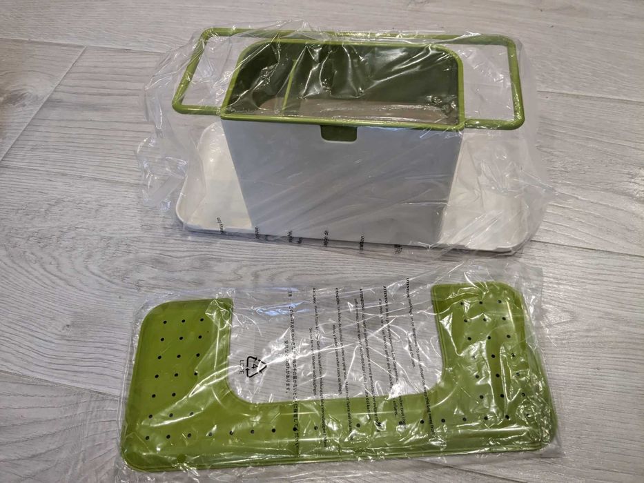 Органайзер для миючих засобів на кухні