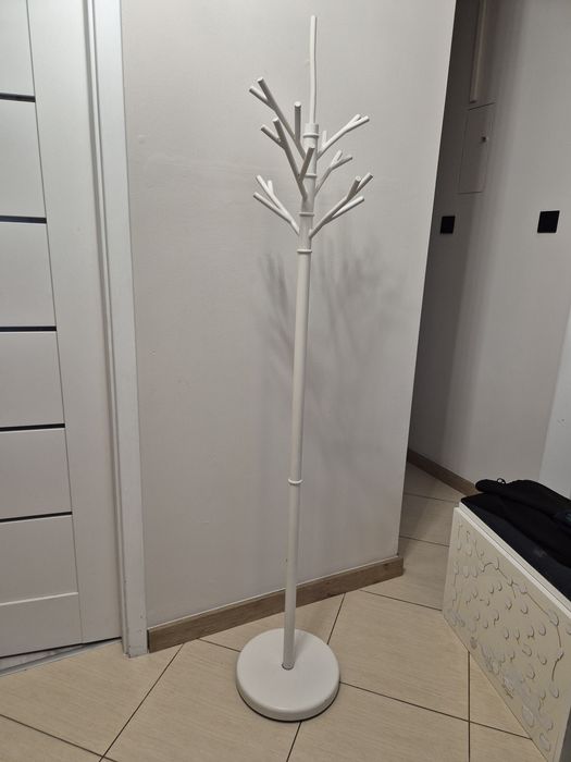 Wiszak stojący na ubrania biały Jysk