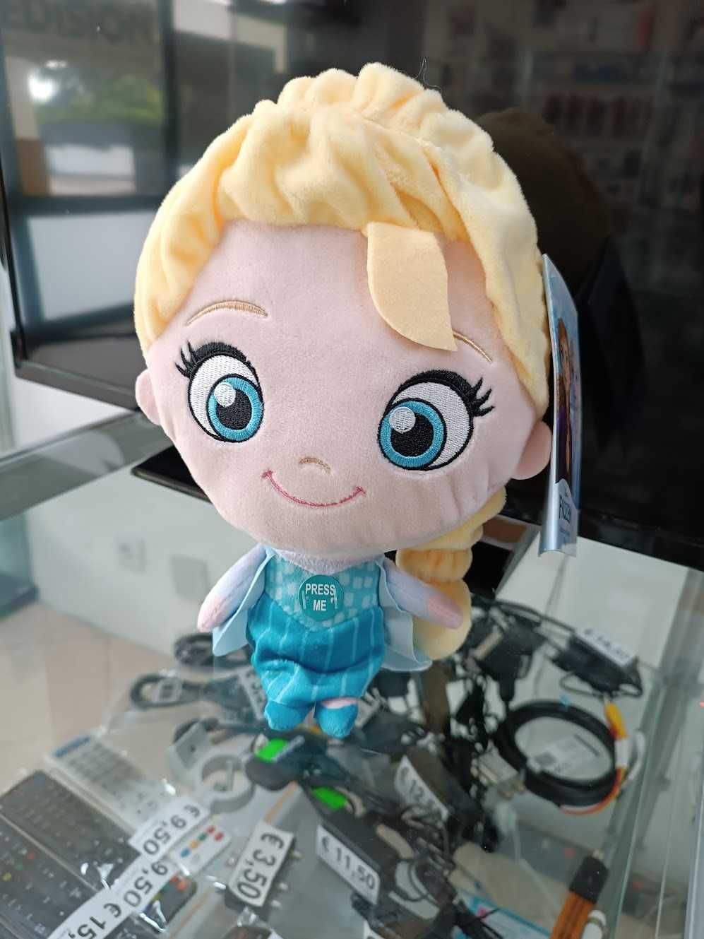 PROMO:Peluche Disney Frozen Elsa com som 25cm