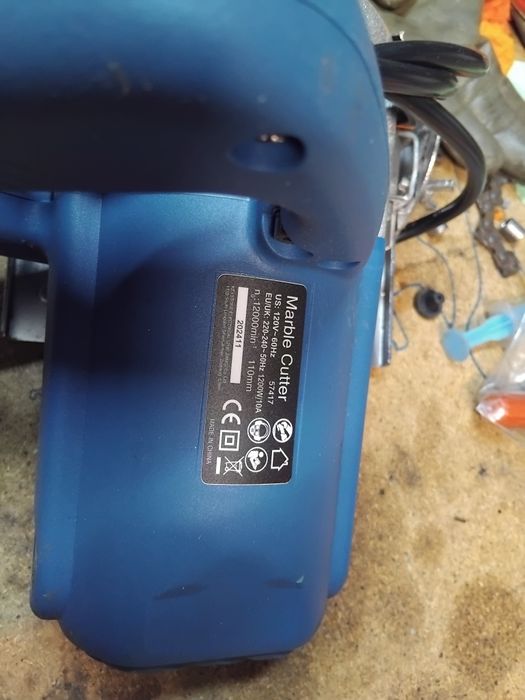 Serra de recortes Nova