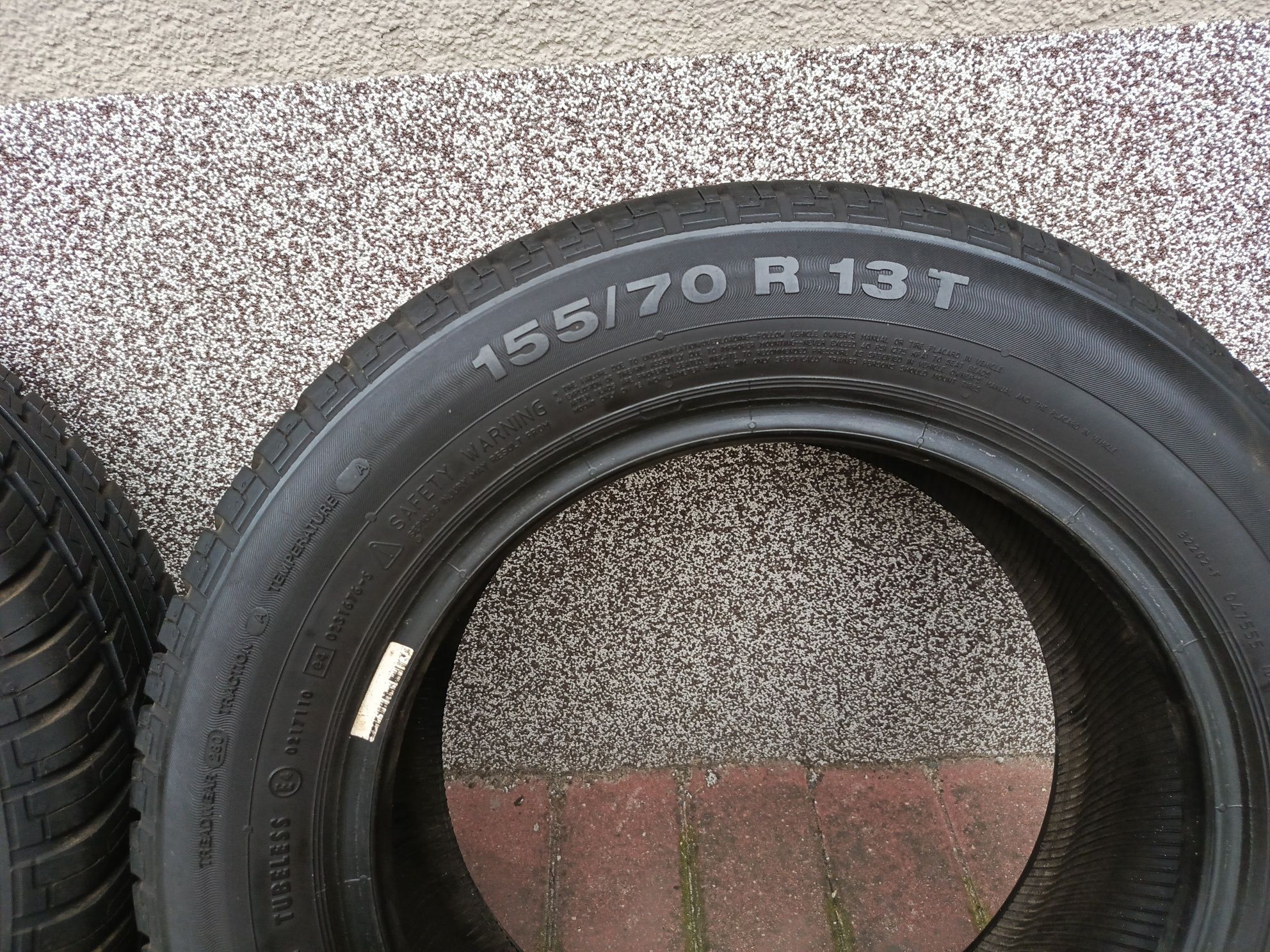 Opony jak nowe 155/70/R 13 T  2sztuki