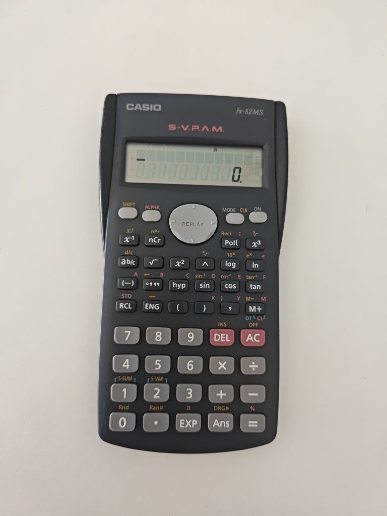 Calculadora Casio fx-82MS