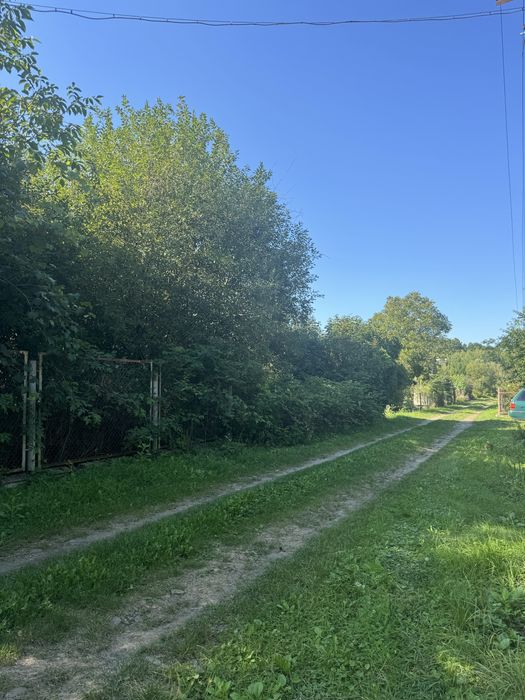 Дачна ділянка з недобудованим будинком у Микитинцях