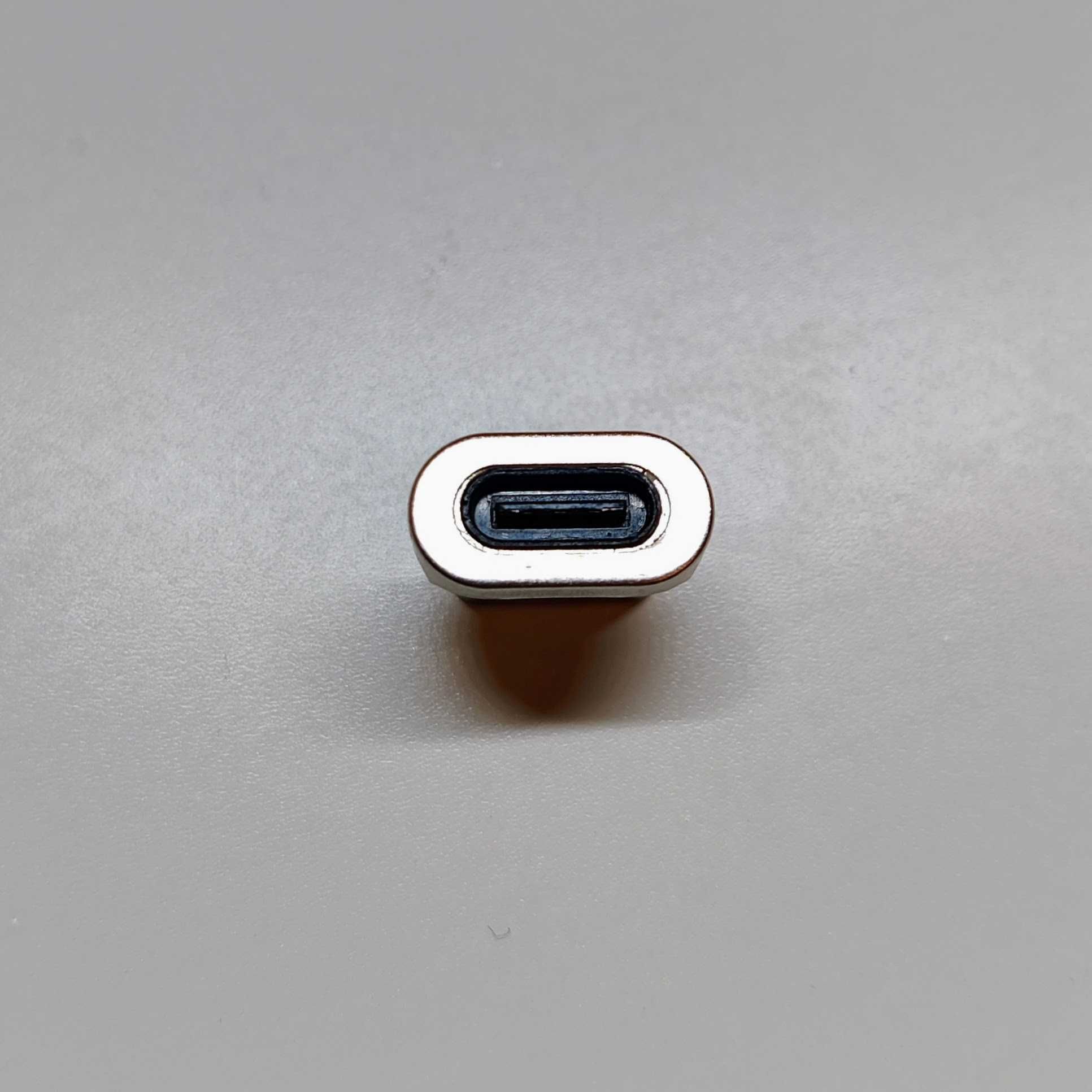 Magnetyczne adaptery Lightning/USB-C/Micro-USB