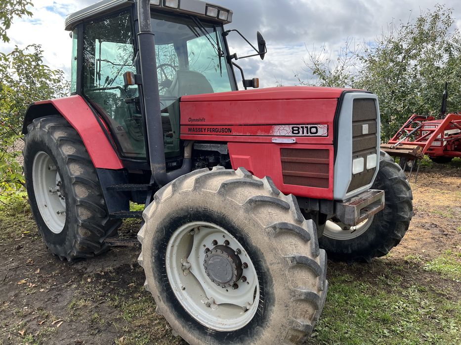 Massey Ferguson8110