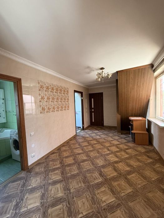 Продаж будинку у жилому стані