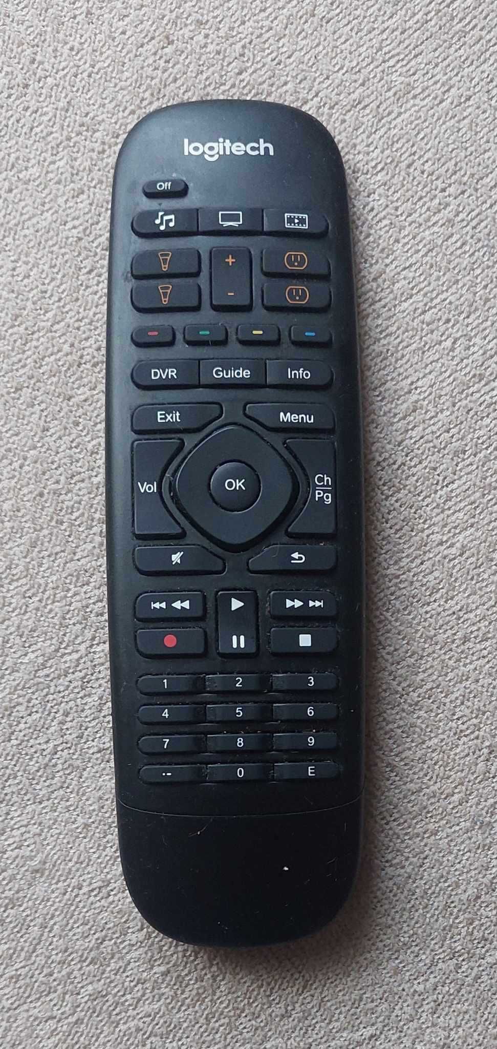 Pilot Logitech Harmony Companion