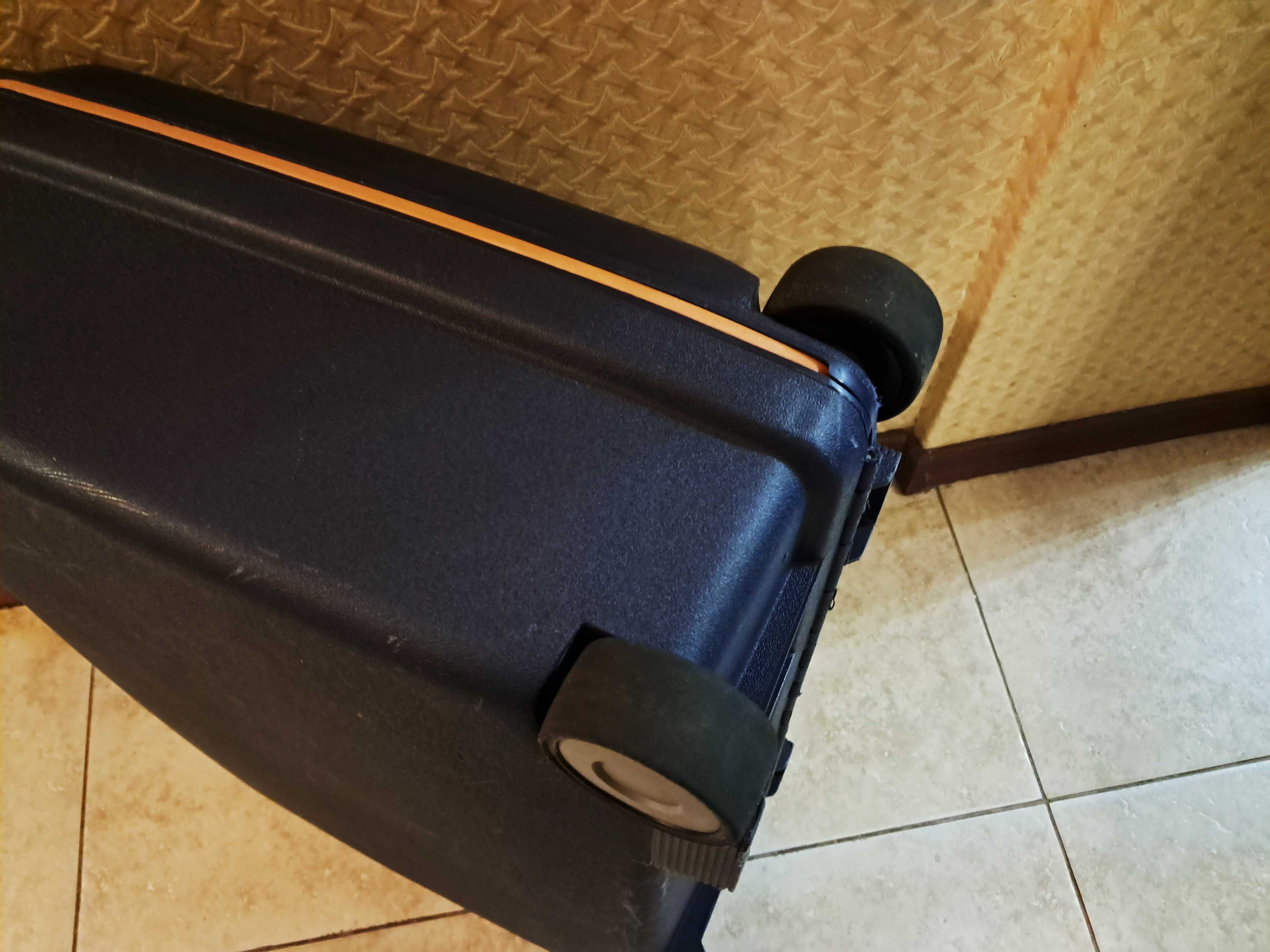 Чемодан SAMSONITE на колесиках  Ударопрочный Усиленный