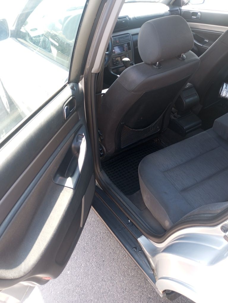 Продам ауді А4 автомат