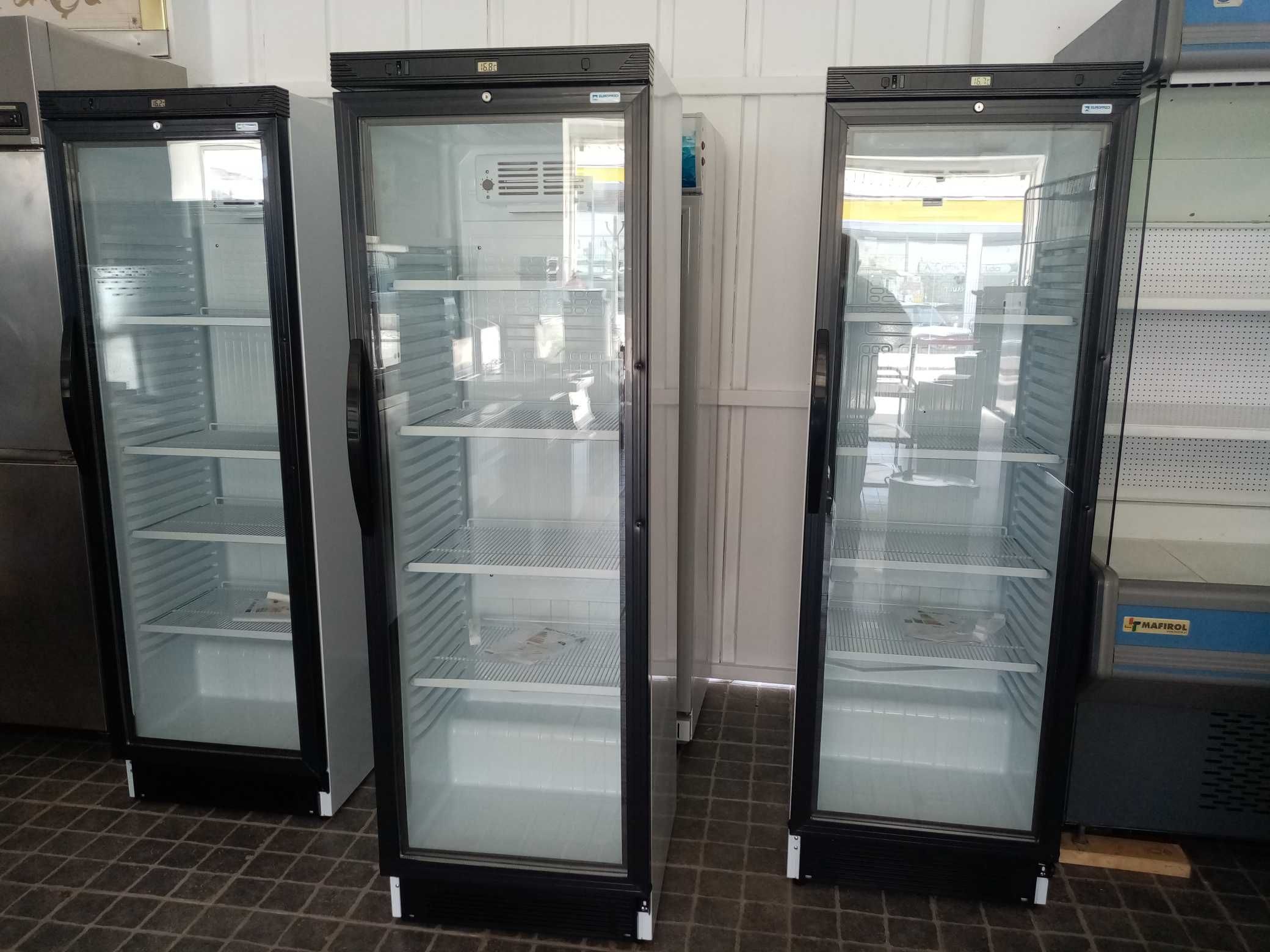 ACM977 - Vitrine Vertical Expositora Refrigerada - NOVA